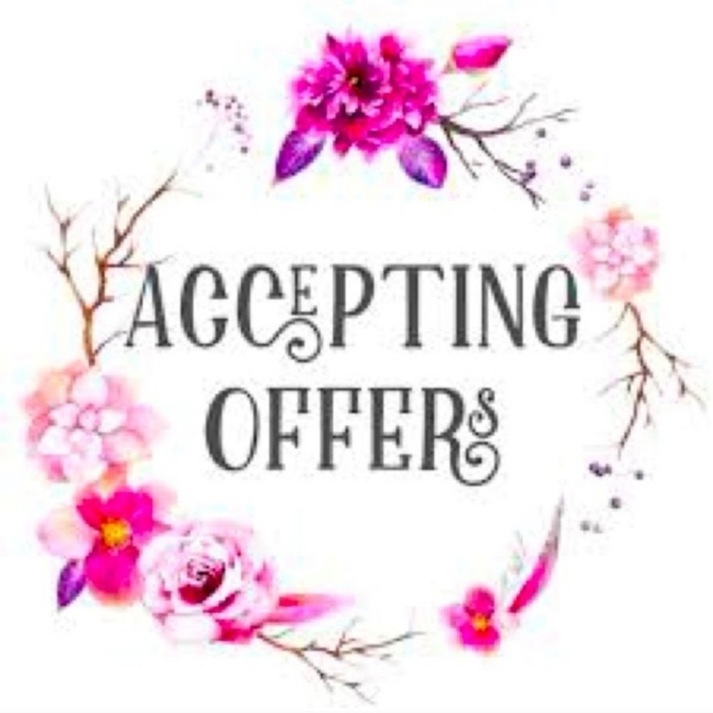 LADIES PLEASE  DON’T  BE AFRAID TO MAKE OFFERS 9/10 I WILL ACCEPT THEM! 💯❤️😊